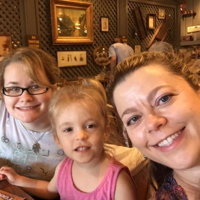 Profile Picture of TONYA SCHULTZ (@LindaKinnelltxh) on Twitter