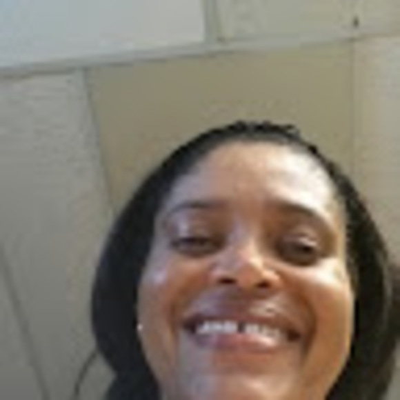 Profile Picture of Carol Monrose (@carolmonrose) on Poshmark