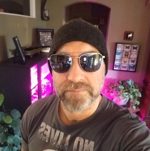 Profile Picture of Darrin Smith (@smithempire420) on Poshmark