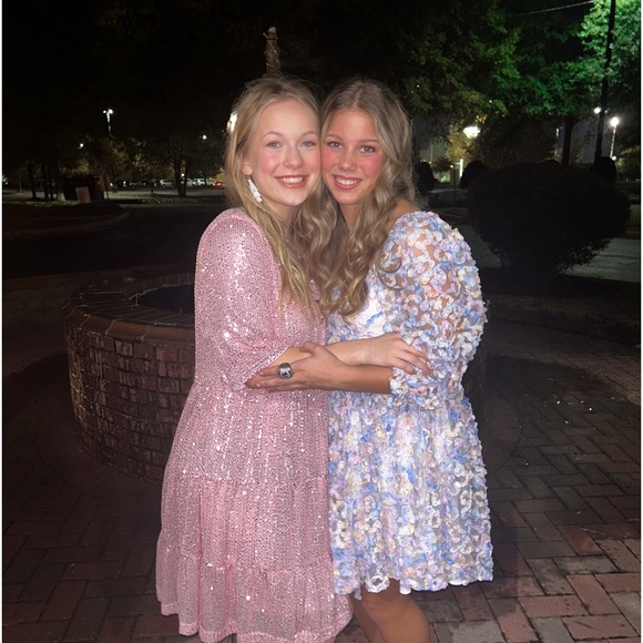 Profile Picture of Amelia Hamilton (@ameliagracee014) on Poshmark