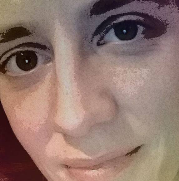 Profile Picture of Deanna Kile (@delykip) on Poshmark