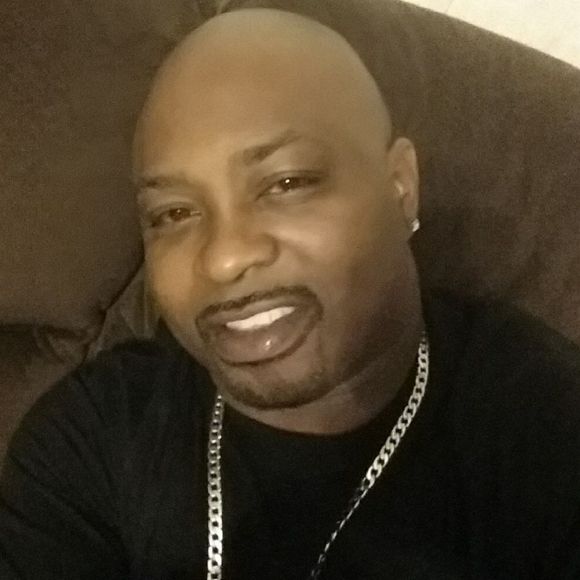 Profile Picture of Greg Plump (@gplump01) on Poshmark