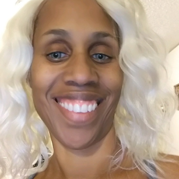 Profile Picture of Kimberly Boxley (@kimbebox) on Poshmark