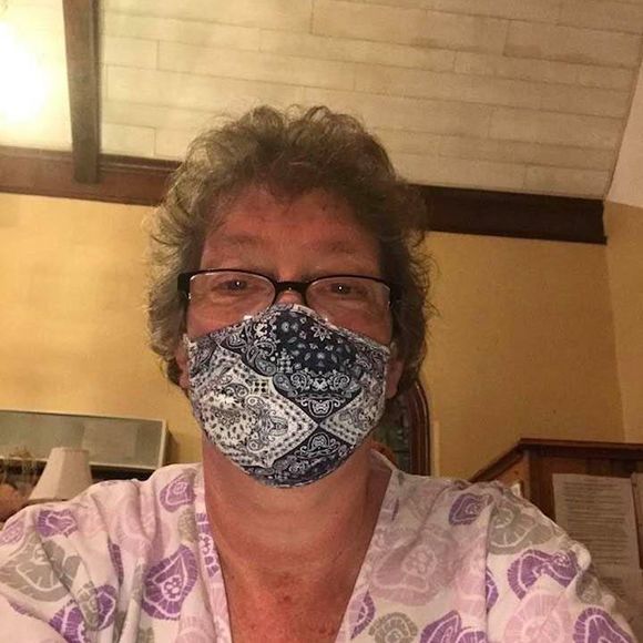 Profile Picture of Wendy Neetz (@nananeetz) on Poshmark