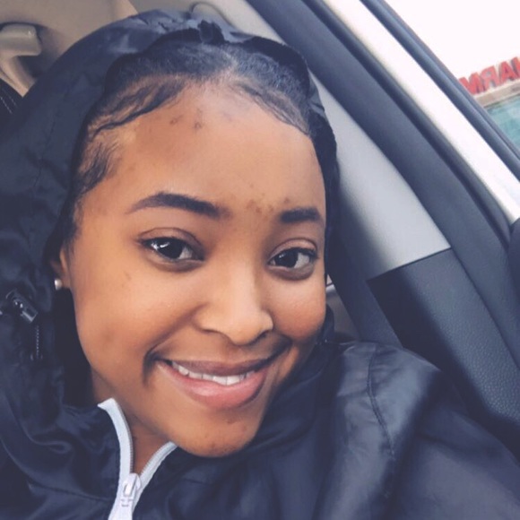 Profile Picture of Makayla Matthews (@makaynm) on Poshmark