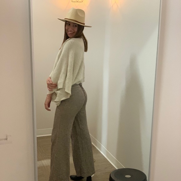 Profile Picture of Shannon Null (@shannonlleee) on Poshmark