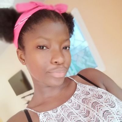 Profile Picture of Zainab Swarray (@swarray_zainab) on Twitter