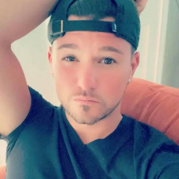 Michael Grisier - Poshmark Profile Picture of Michael Grisier (@mgrisier) on Poshmark