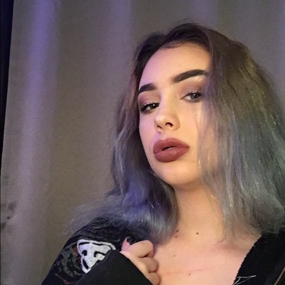 Profile Picture of Josephine Enos (@kyurem) on Poshmark