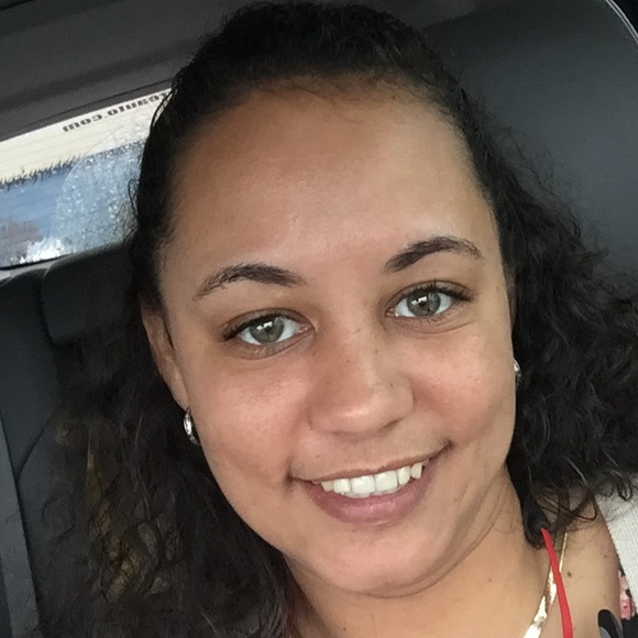 Profile Picture of Santana Cammon (@santanacammon) on Poshmark