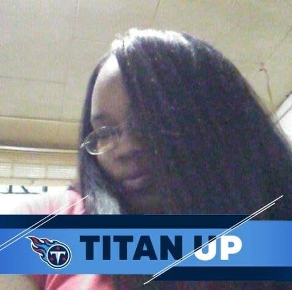 Profile Picture of Aaronda Dant (@aarondad) on Poshmark