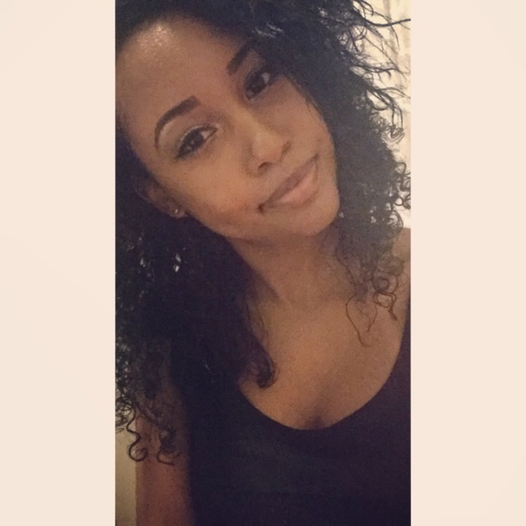 Profile Picture of Aliyah Scott (@aliyahbscott) on Poshmark