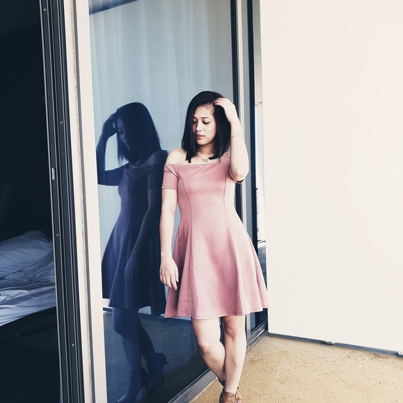 Profile Picture of Esoreinel Aipad (@lenierosedapia) on Poshmark