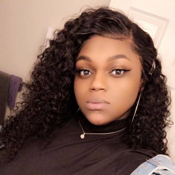 Profile Picture of Shariah Beckham (@shariahnicole) on Poshmark