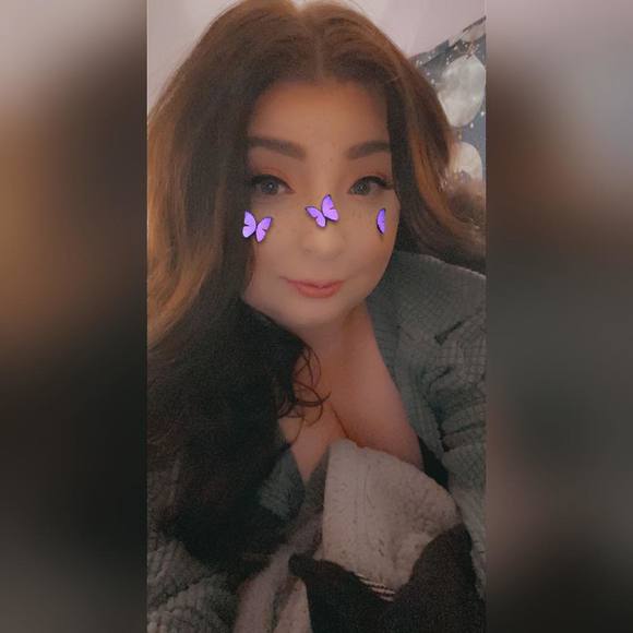 Profile Picture of Brianna Hingos (@brihingos) on Poshmark