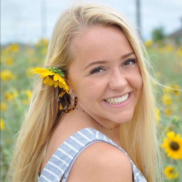 Profile Picture of Ashlynn Mcgarry (@mcgarryaa) on Poshmark