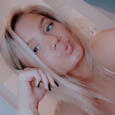 Profile Picture of Amanda Watson (@amanda_watson15) on Twitter