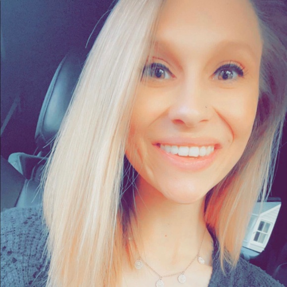 Profile Picture of Alexis Bechtel (@abechtel02) on Poshmark