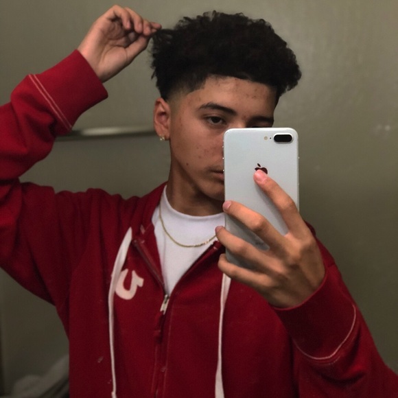 Profile Picture of Erik Lujan (@eriklujan_408) on Poshmark