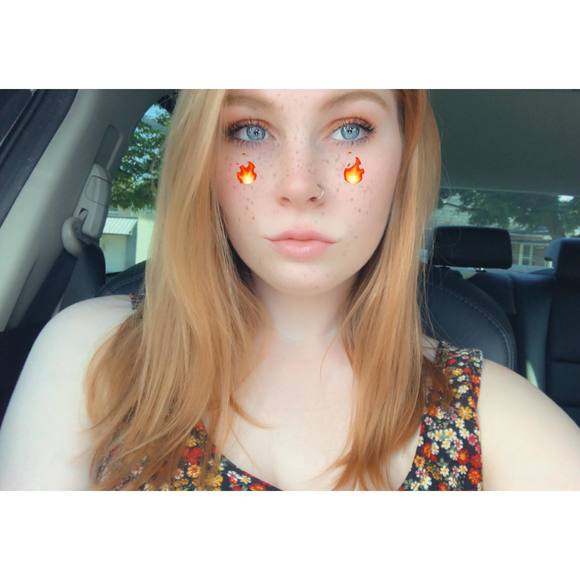 Profile Picture of Leeann Bates (@lbates16) on Poshmark