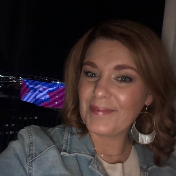 Profile Picture of Brandy Watson (@brandywatson11) on Poshmark