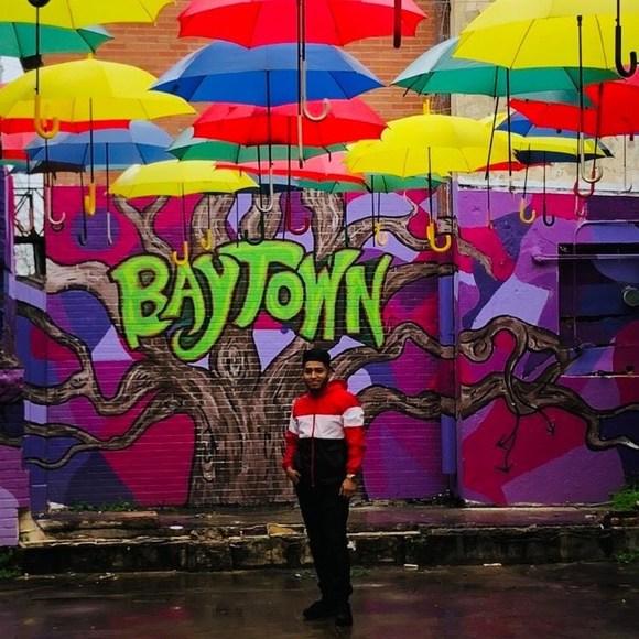 Profile Picture of Cari Cari (@lexnestlove) on Poshmark