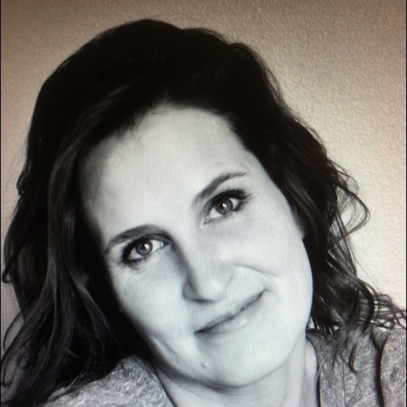 Profile Picture of M Wilcock (@marianne_w) on Poshmark