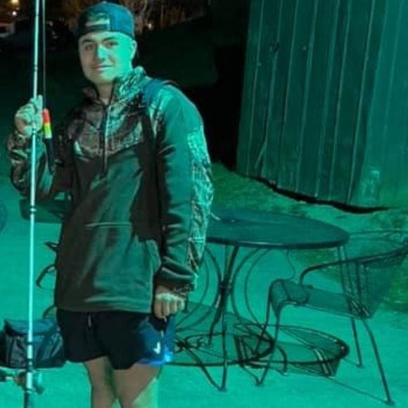 Profile Picture of Benjamin Tackett (@btackett2006) on Poshmark