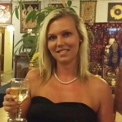 Profile Picture of Kimberly Claus (@kc_claus) on Twitter