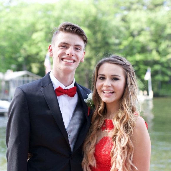 Profile Picture of Dylan Mclaughlin (@dylanm14) on Poshmark