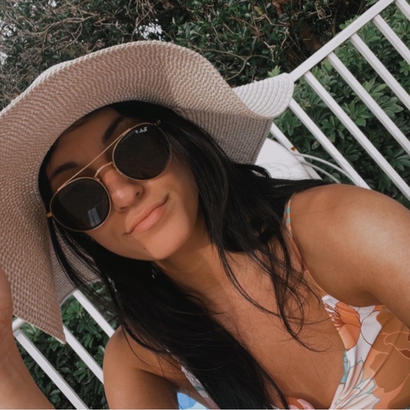 Profile Picture of Alexa Dipierro (@alexa_dipierro) on Poshmark