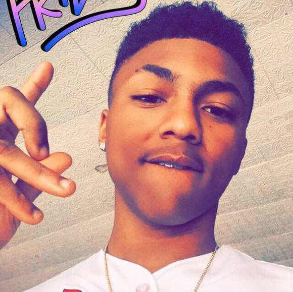 Profile Picture of Kevin Lovelace (@xcheckitoutx) on Poshmark