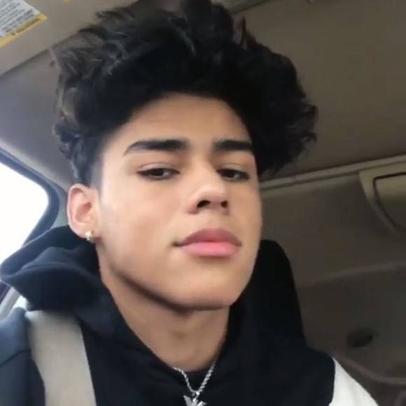 Profile Picture of Beth Beth (@haless133) on Poshmark