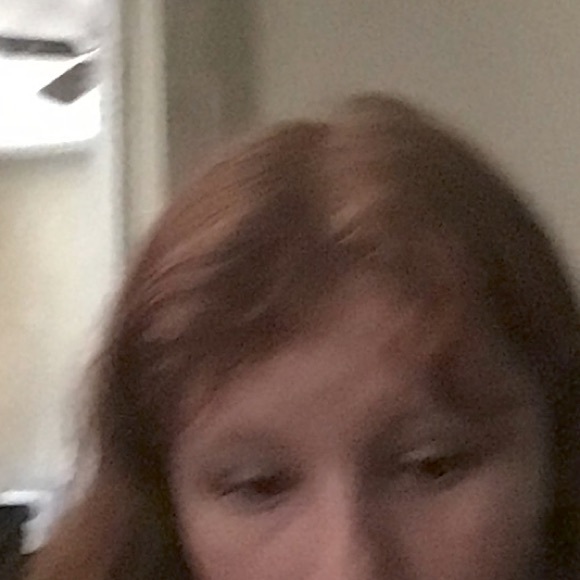 Profile Picture of Scarlett Veber (@scarlettveber) on Poshmark