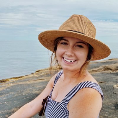 Profile Picture of Emily Simons (@esimons99) on Twitter