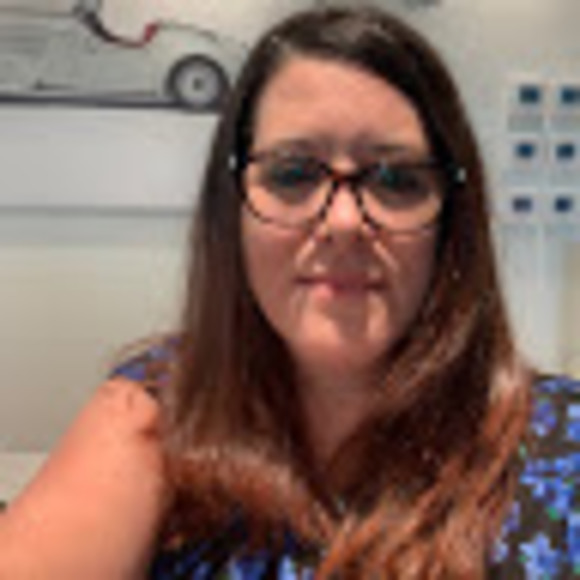Profile Picture of Theresa Caprinolo (@tcaprinolo) on Poshmark
