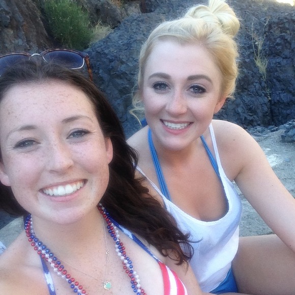 Profile Picture of Sarah Ryab (@sarahryan123) on Poshmark