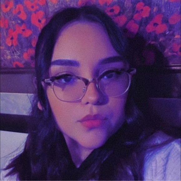 Profile Picture of Vianney Losoya (@vianneylosoya) on Poshmark