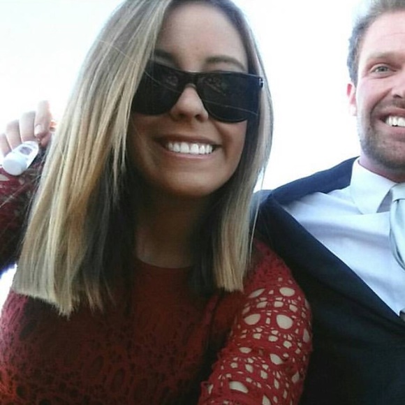 Hilary Hernandez - Poshmark Profile Picture of Hilary Hernandez (@hilarybrooke5) on Poshmark