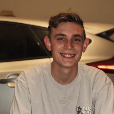 Profile Picture of Michael Akins (@Mikey_Napkins) on Twitter