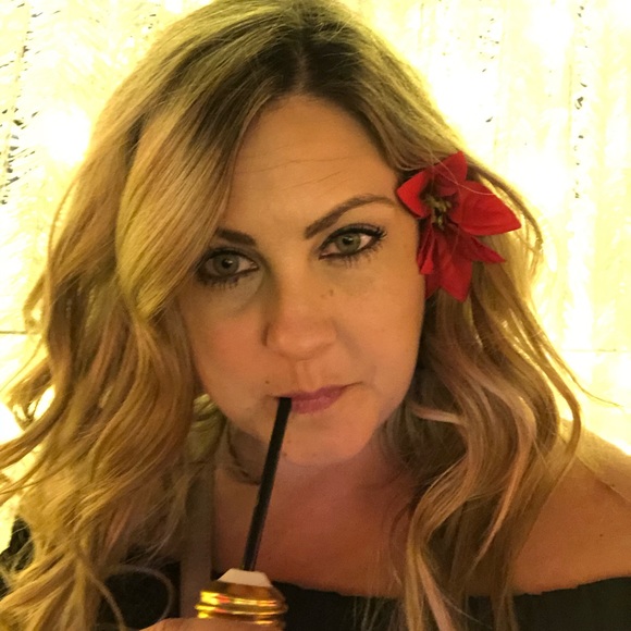 Profile Picture of Courtney Bayda-clace (@courtneybayd670) on Poshmark