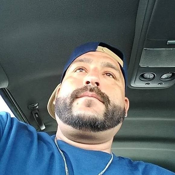 Profile Picture of Alex Villegas (@avillegas02) on Poshmark