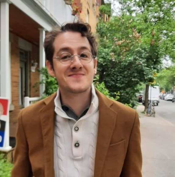 Profile Picture of Alex Houston (@mangolegs) on Poshmark