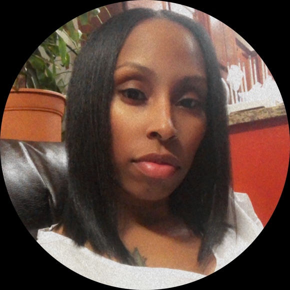 Profile Picture of Latoya Jackson (@lcrivers45) on Poshmark
