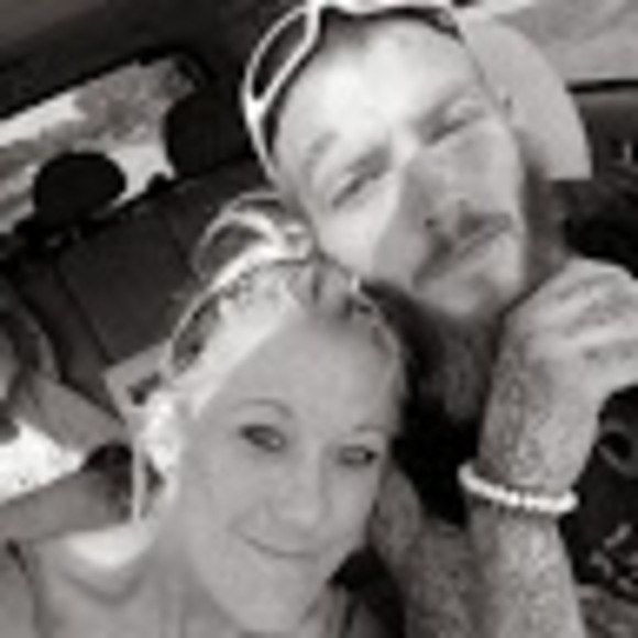 Profile Picture of Johnny Pullen (@johnnyapril510) on Poshmark
