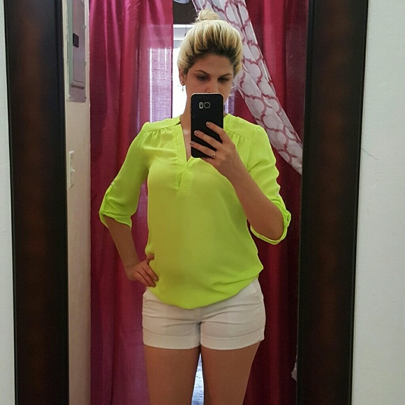 Profile Picture of Danielka Gell (@danieska7) on Poshmark