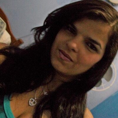 Profile Picture of Aline Rocha (@alinerocha_19) on Twitter
