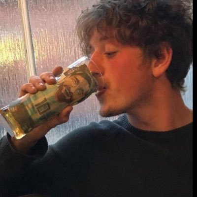 Profile Picture of Axl Nose (@JamesMinshall) on Twitter
