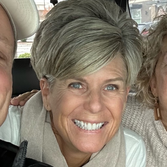 Profile Picture of Amanda Coffman (@emmajake) on Poshmark