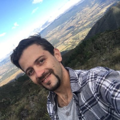 Profile Picture of Sebastian Calderon (@sebasrouses) on Twitter
